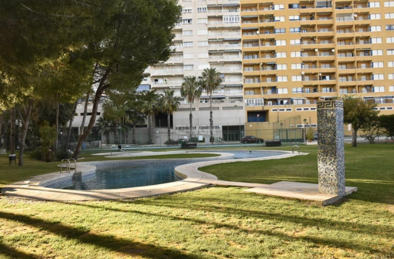 Odsprzedaż - Mieszkanie w bloku - Orihuela Costa - Campoamor