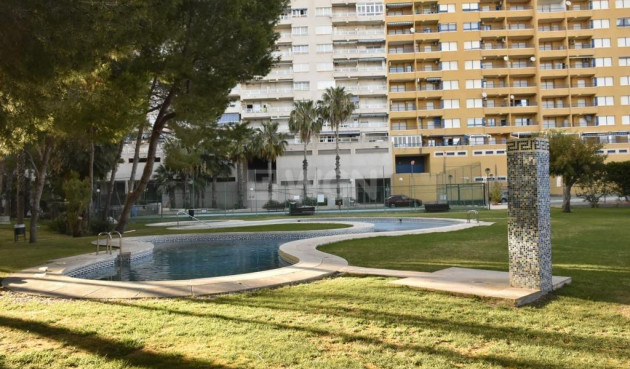Odsprzedaż - Mieszkanie w bloku - Orihuela Costa - Campoamor