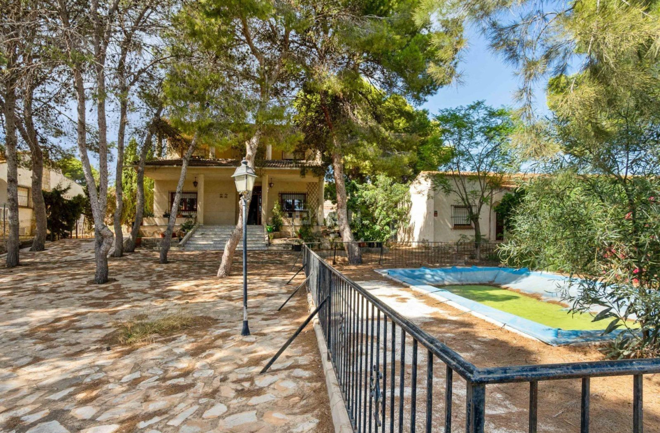 Odsprzedaż - Villa - Torrevieja - Los Balcones