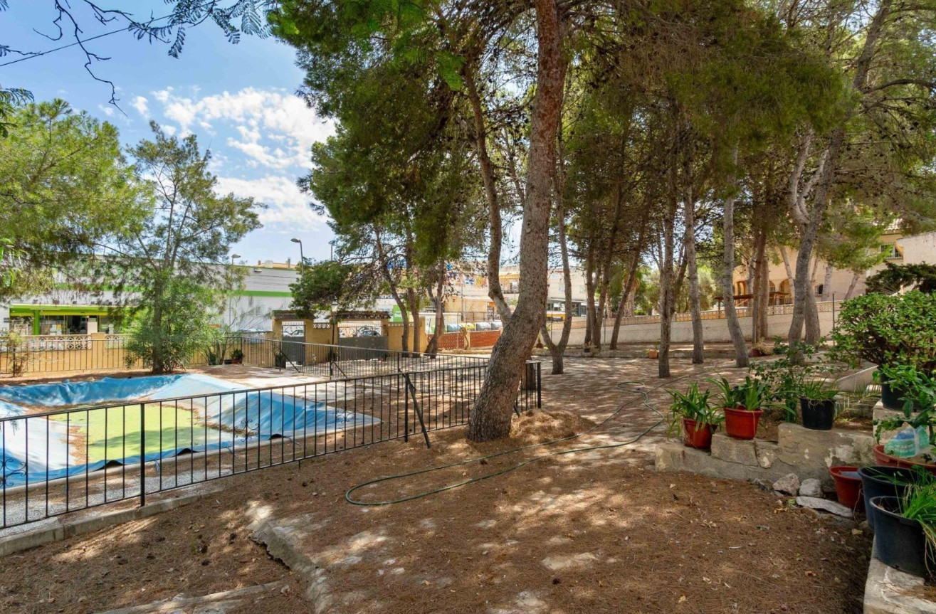 Odsprzedaż - Villa - Torrevieja - Los Balcones