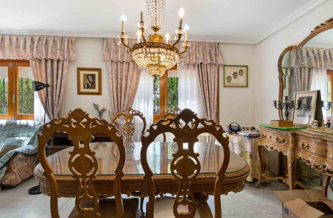 Odsprzedaż - Villa - Torrevieja - Los Balcones