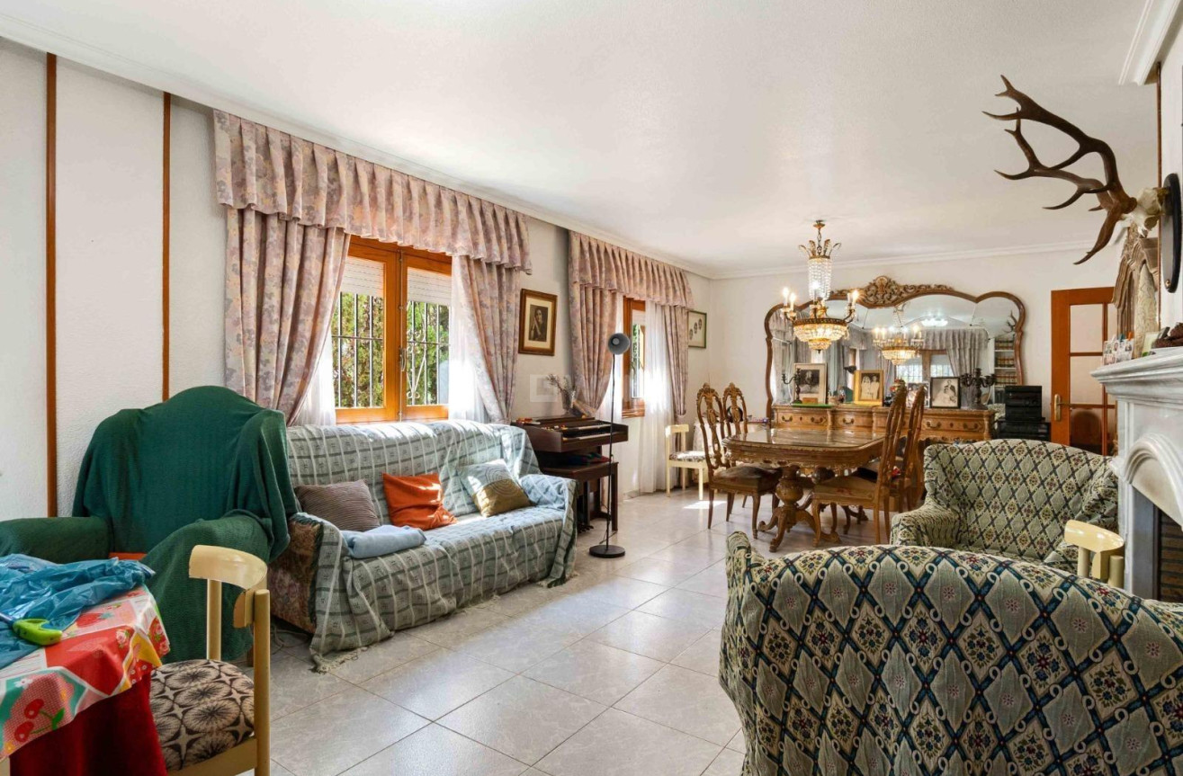 Odsprzedaż - Villa - Torrevieja - Los Balcones
