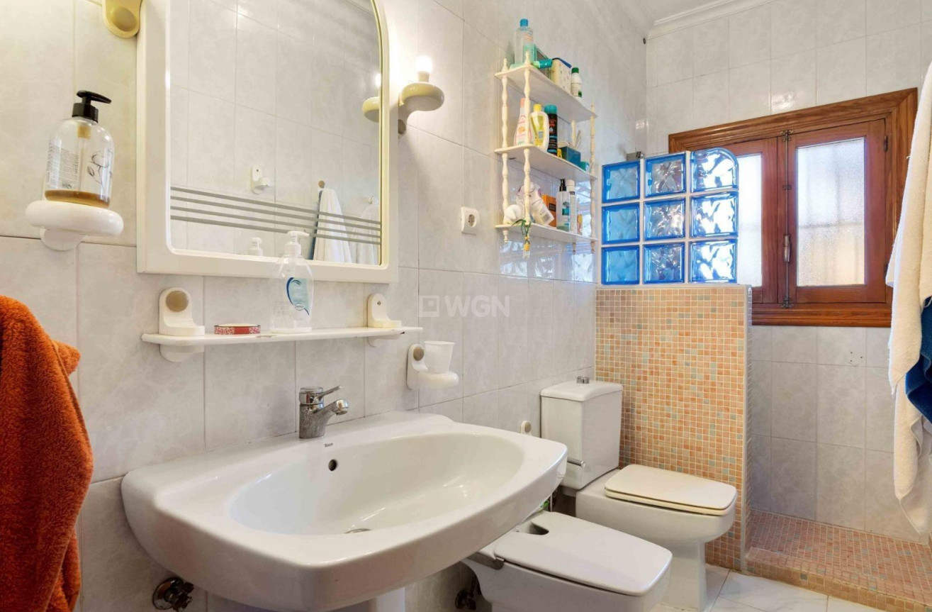 Odsprzedaż - Villa - Torrevieja - Los Balcones