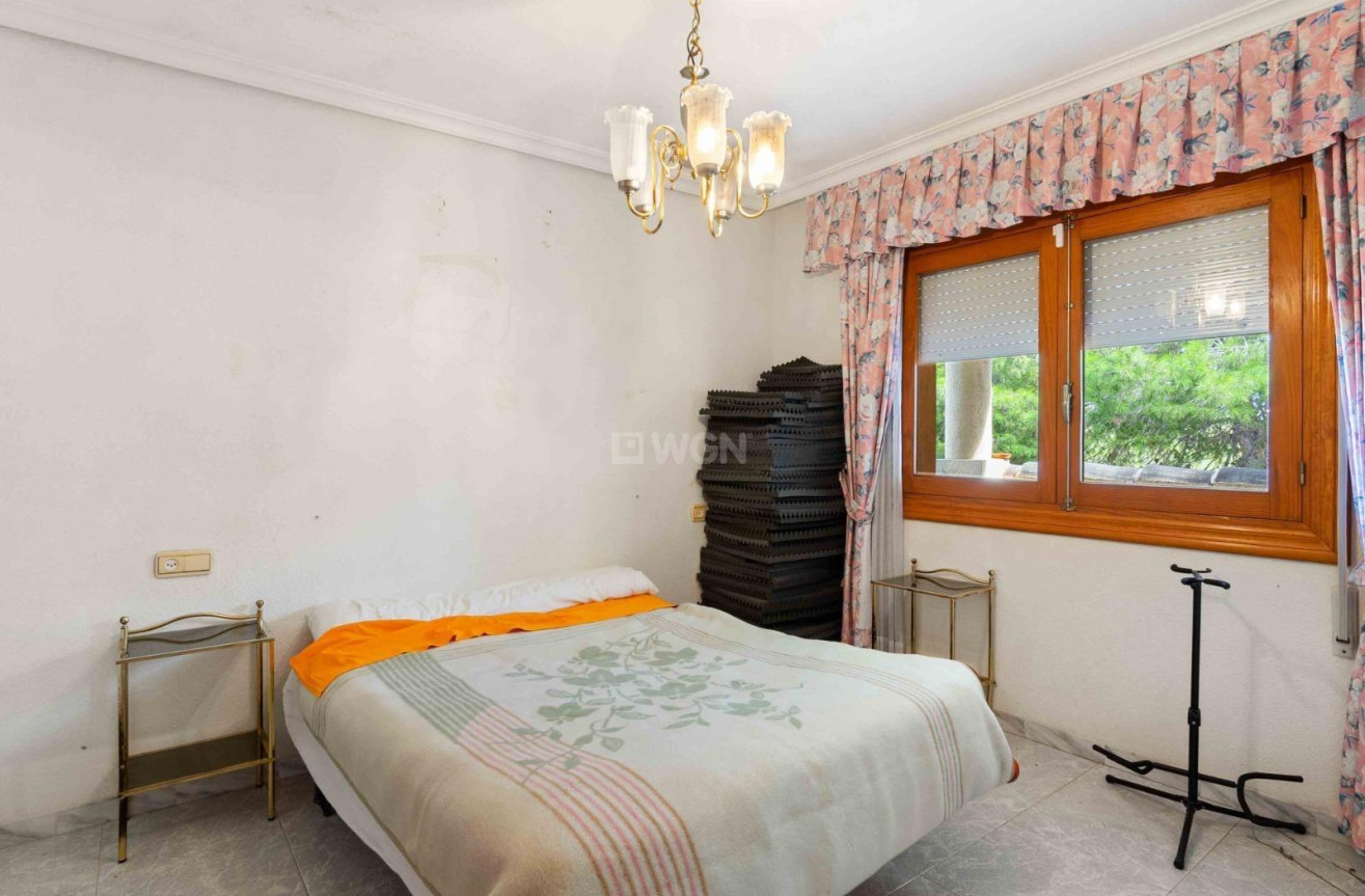 Odsprzedaż - Villa - Torrevieja - Los Balcones