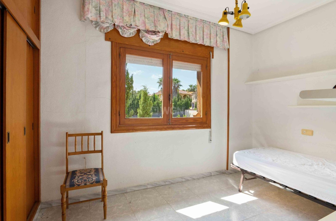 Odsprzedaż - Villa - Torrevieja - Los Balcones