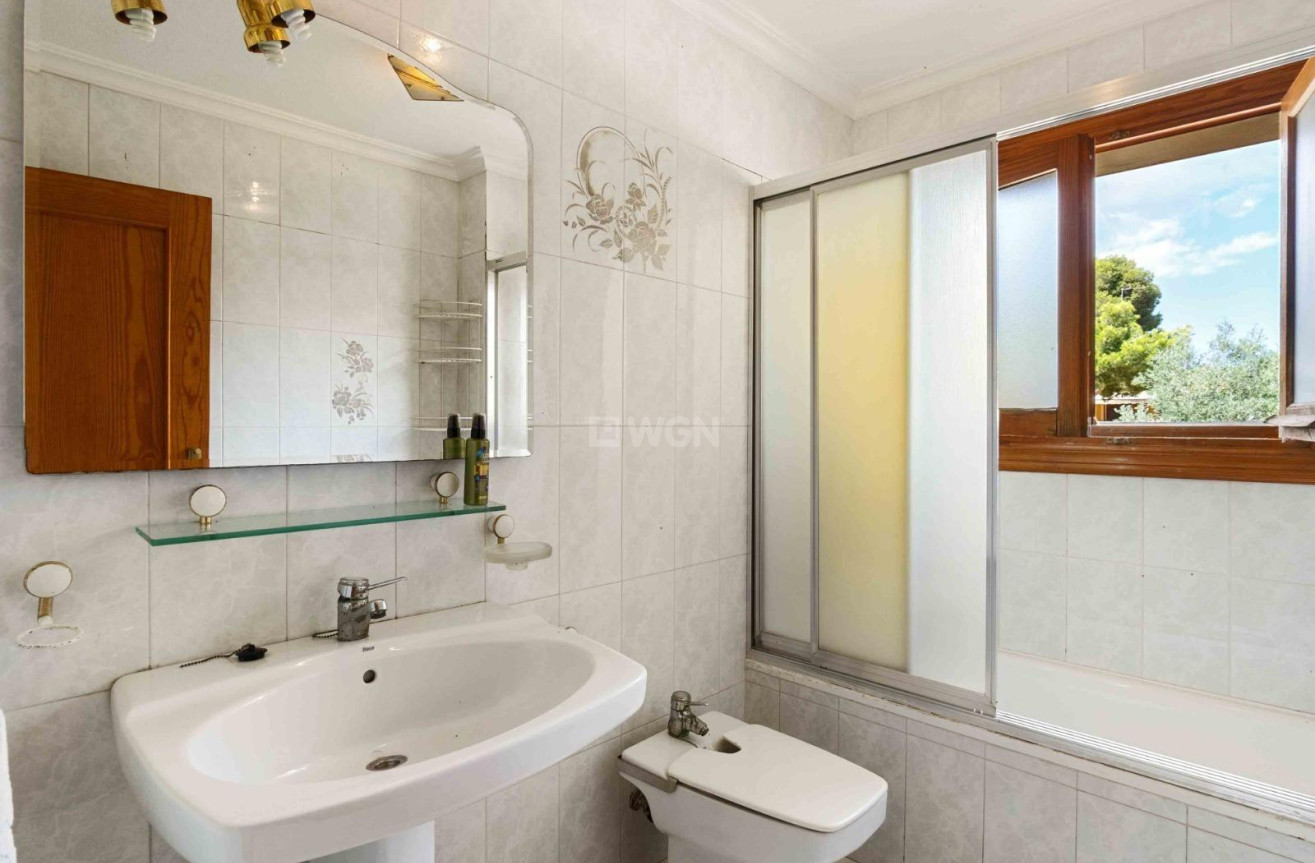 Odsprzedaż - Villa - Torrevieja - Los Balcones