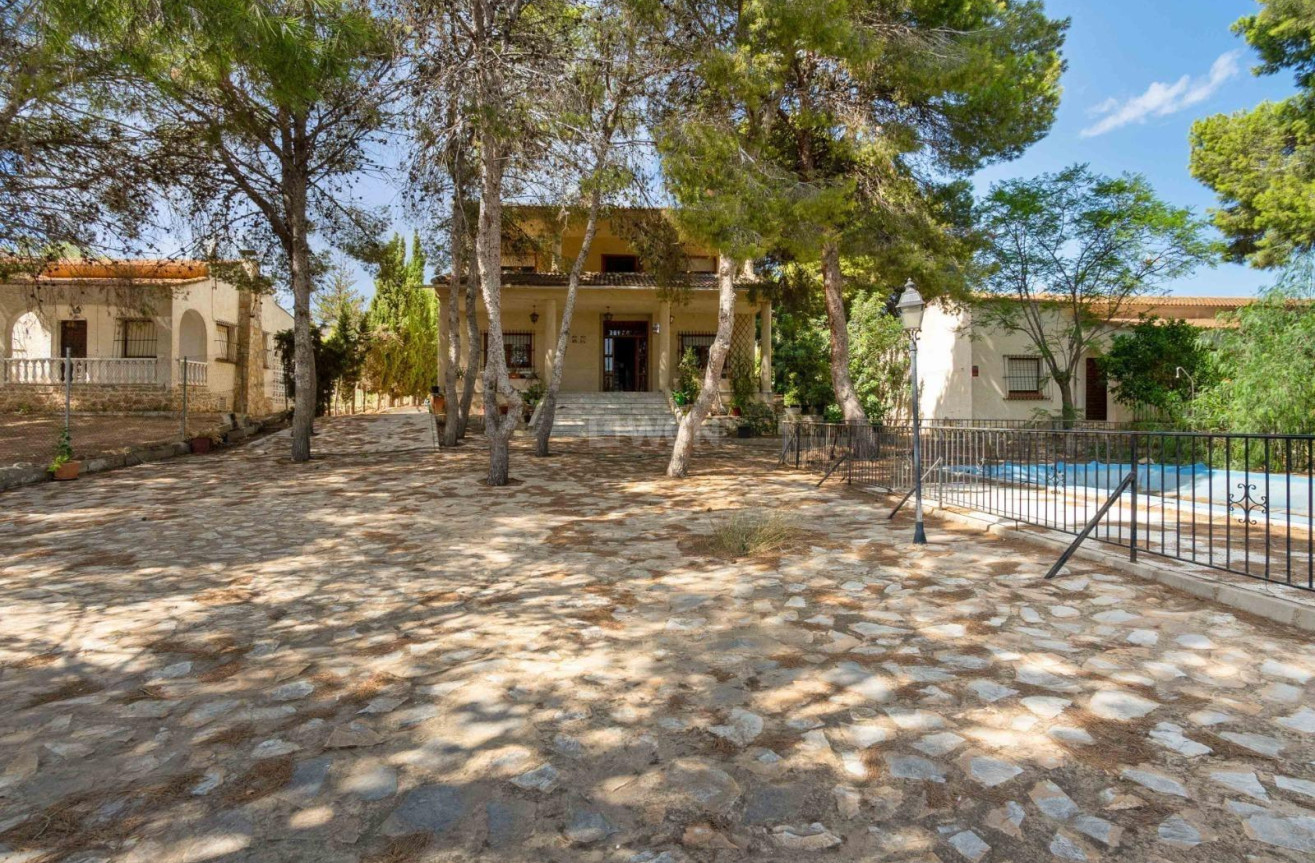 Odsprzedaż - Villa - Torrevieja - Los Balcones