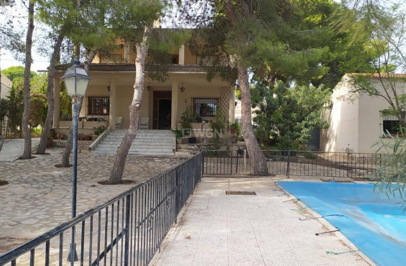 Odsprzedaż - Villa - Torrevieja - Los Balcones