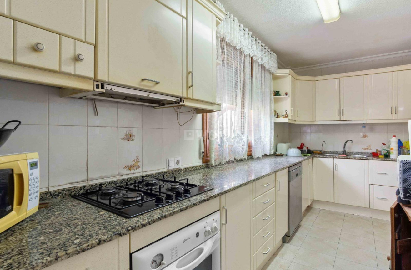 Odsprzedaż - Villa - Torrevieja - Los Balcones