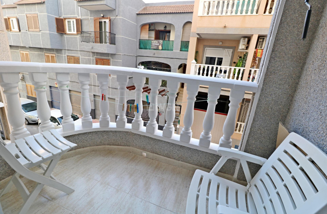Odsprzedaż - Mieszkanie w bloku - Torrevieja - Acequion