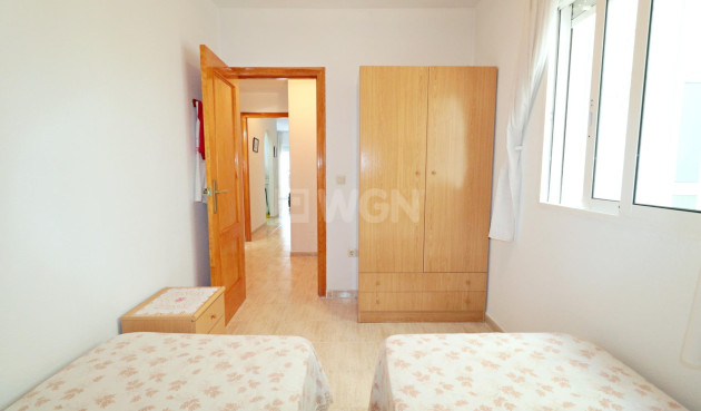 Odsprzedaż - Mieszkanie w bloku - Torrevieja - Acequion