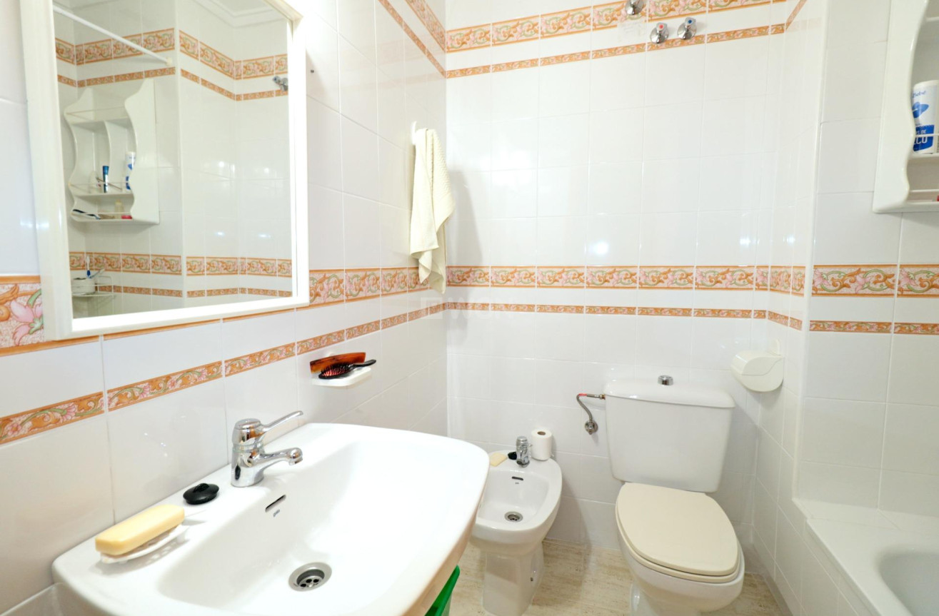 Odsprzedaż - Mieszkanie w bloku - Torrevieja - Acequion