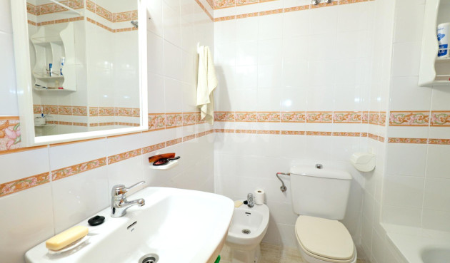 Odsprzedaż - Mieszkanie w bloku - Torrevieja - Acequion