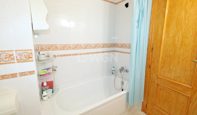 Odsprzedaż - Mieszkanie w bloku - Torrevieja - Acequion