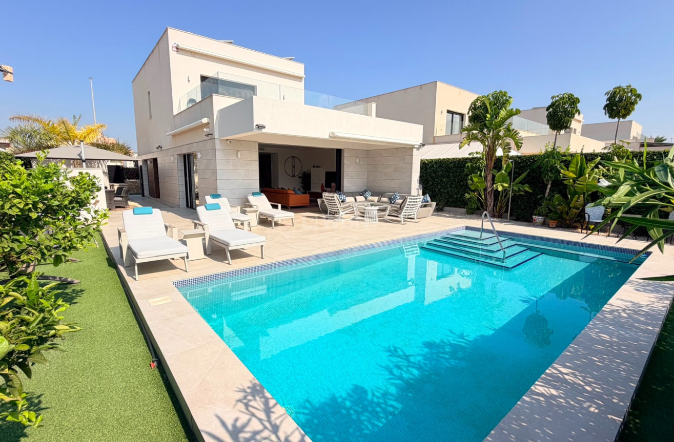 Reventa - Villa - Los Montesinos - Costa Blanca