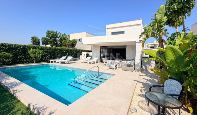 Reventa - Villa - Los Montesinos - Costa Blanca