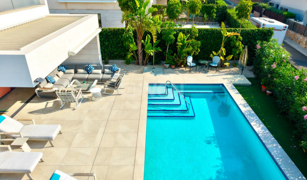 Reventa - Villa - Los Montesinos - Costa Blanca