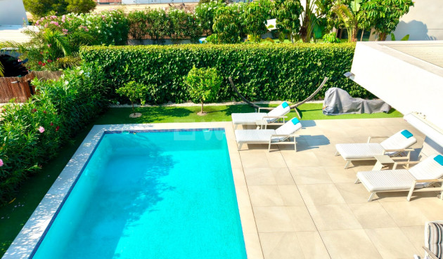 Reventa - Villa - Los Montesinos - Costa Blanca