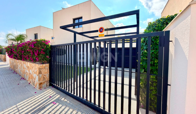 Reventa - Villa - Los Montesinos - Costa Blanca