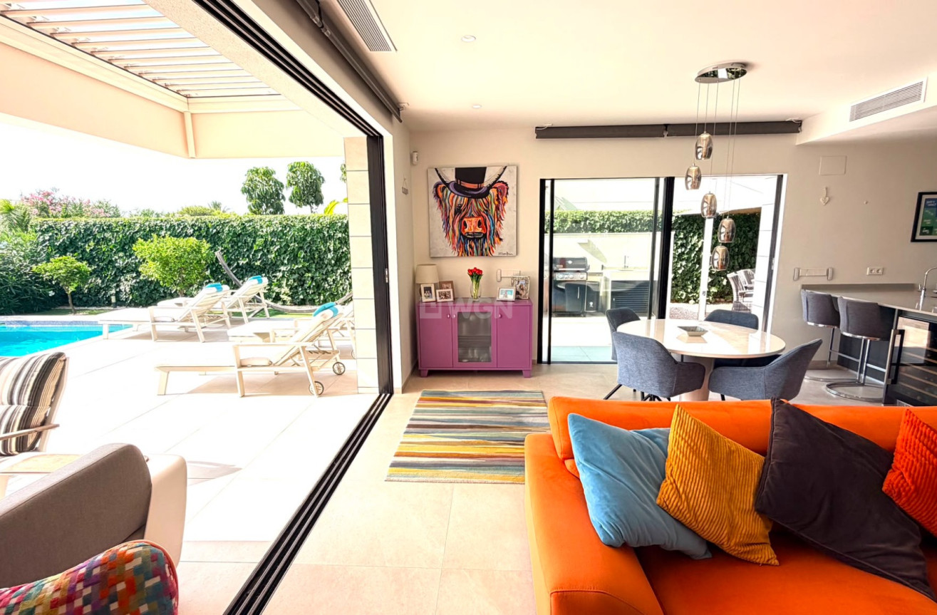 Reventa - Villa - Los Montesinos - Costa Blanca