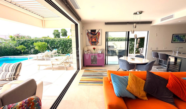 Reventa - Villa - Los Montesinos - Costa Blanca