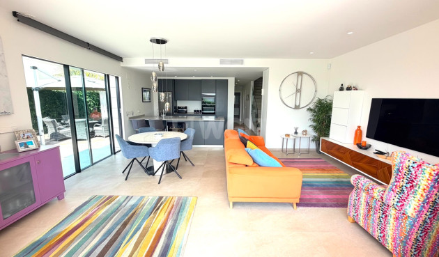 Reventa - Villa - Los Montesinos - Costa Blanca