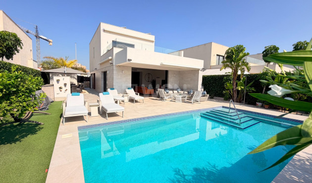 Reventa - Villa - Los Montesinos - Costa Blanca