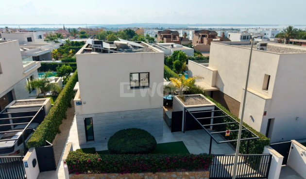 Reventa - Villa - Los Montesinos - Costa Blanca