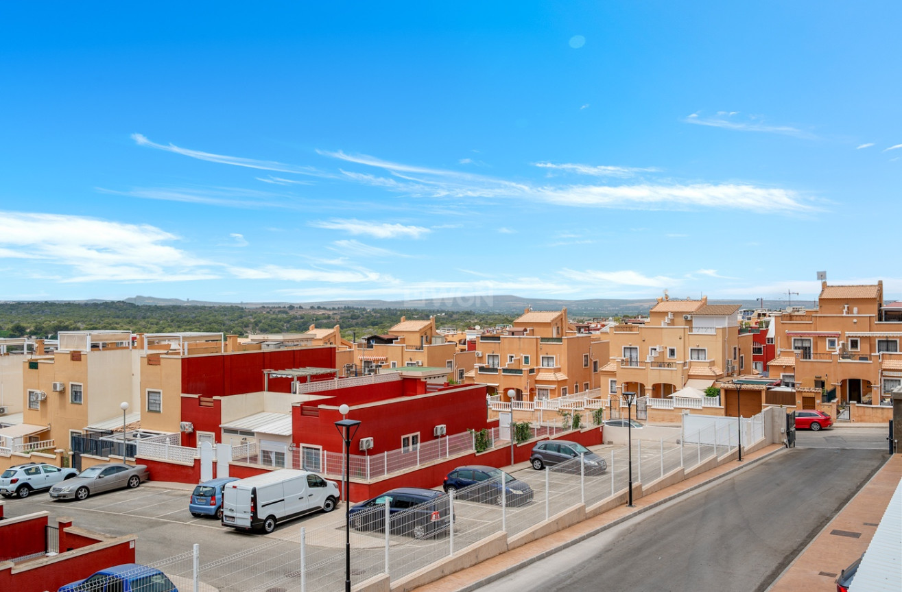 Odsprzedaż - Mieszkanie w bloku - Orihuela - Inland