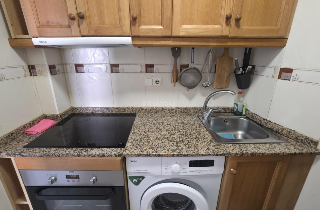 Resale - Apartment / flat - Torrevieja - Playa de los Locos