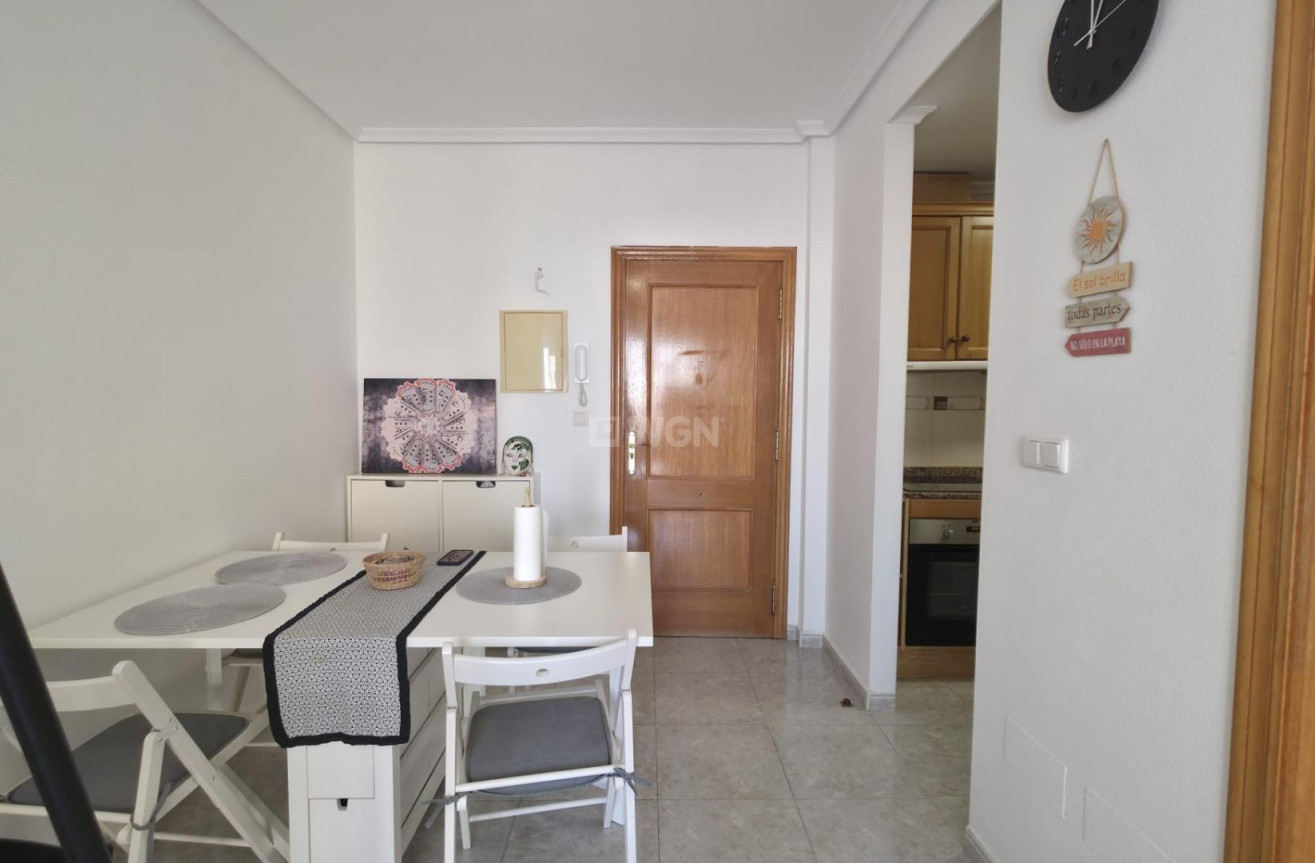 Resale - Apartment / flat - Torrevieja - Playa de los Locos
