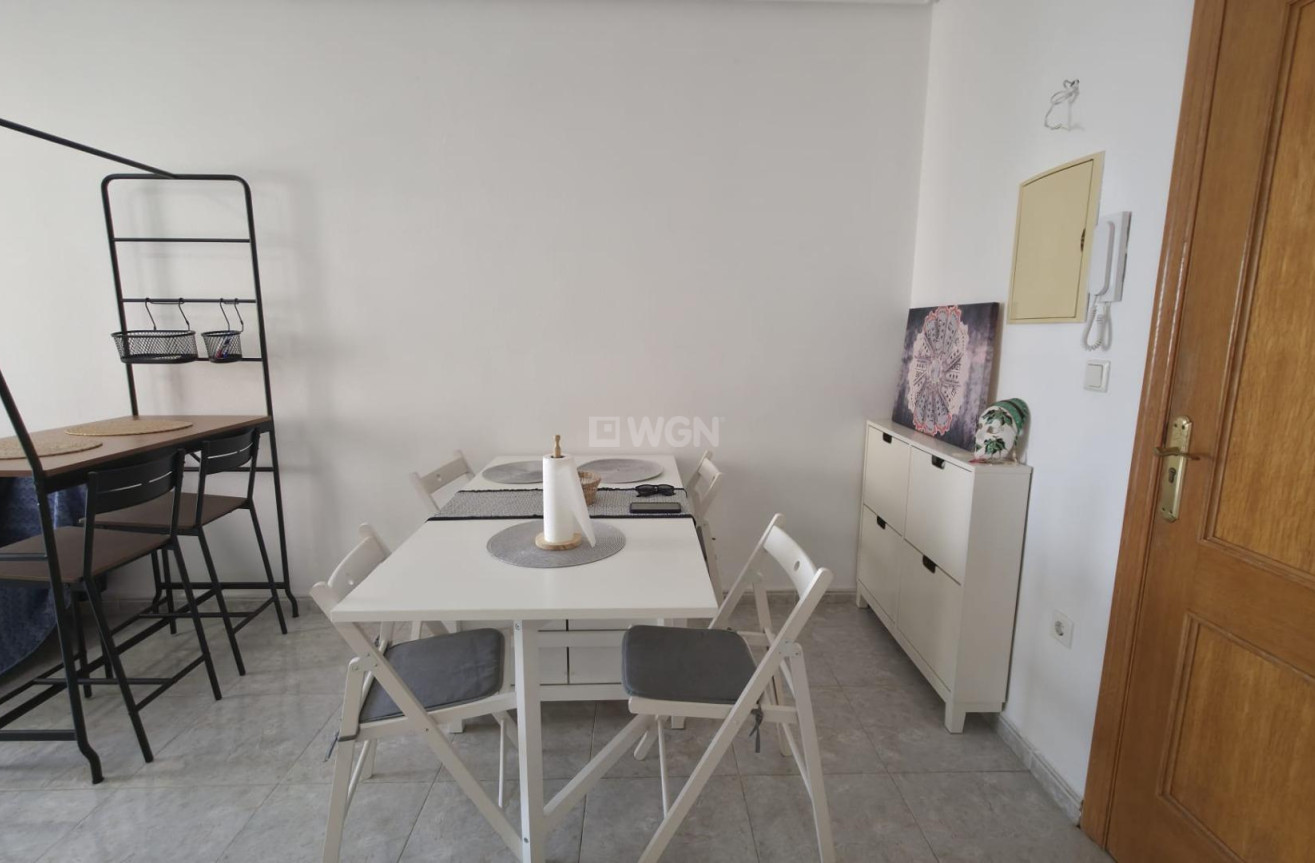 Resale - Apartment / flat - Torrevieja - Playa de los Locos