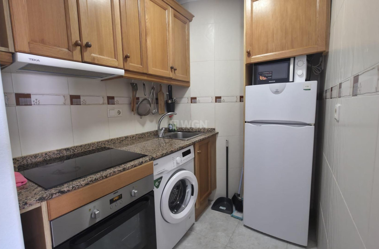 Resale - Apartment / flat - Torrevieja - Playa de los Locos
