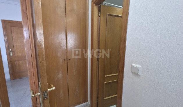 Resale - Apartment / flat - Torrevieja - Playa de los Locos