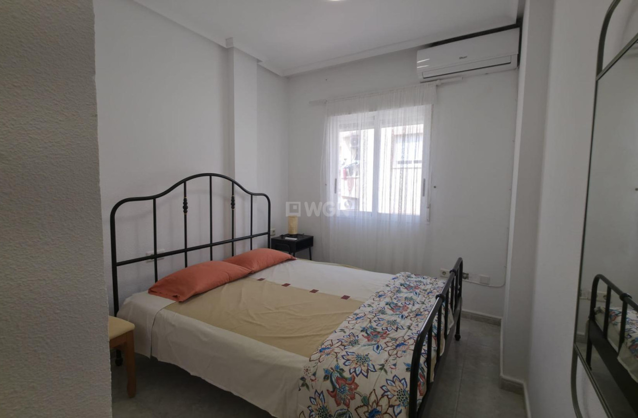 Resale - Apartment / flat - Torrevieja - Playa de los Locos
