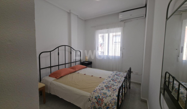 Resale - Apartment / flat - Torrevieja - Playa de los Locos