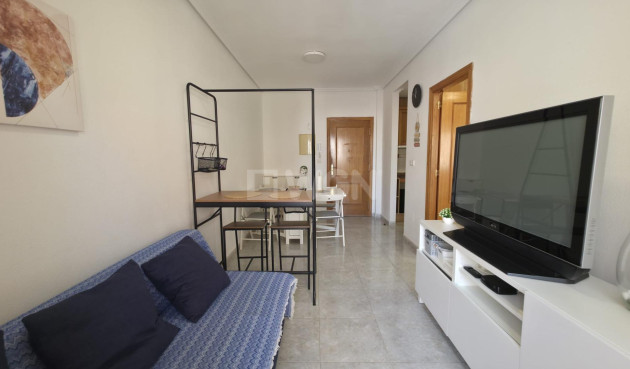 Resale - Apartment / flat - Torrevieja - Playa de los Locos