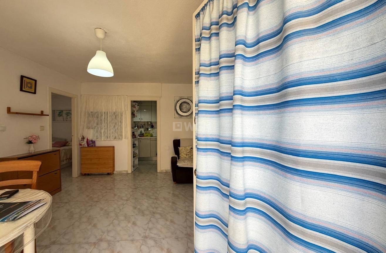 Odsprzedaż - Kamienica - Torrevieja - Carrefour