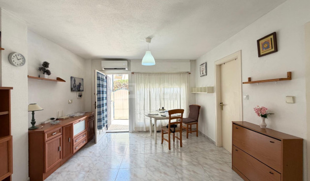 Odsprzedaż - Kamienica - Torrevieja - Carrefour
