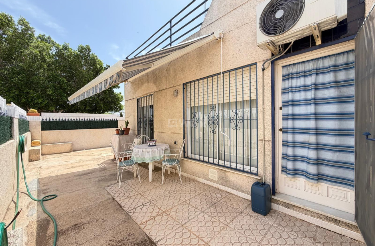 Odsprzedaż - Kamienica - Torrevieja - Carrefour