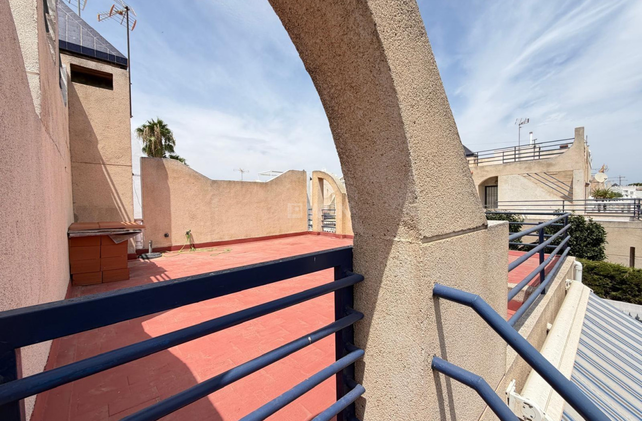 Odsprzedaż - Kamienica - Torrevieja - Carrefour