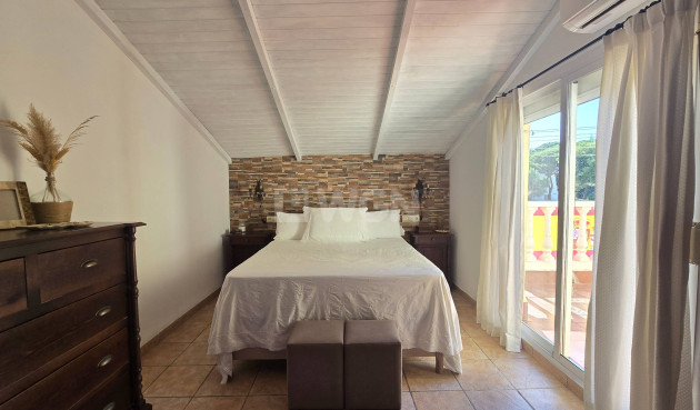 Resale - Villa - Estepona - Puerto Estepona