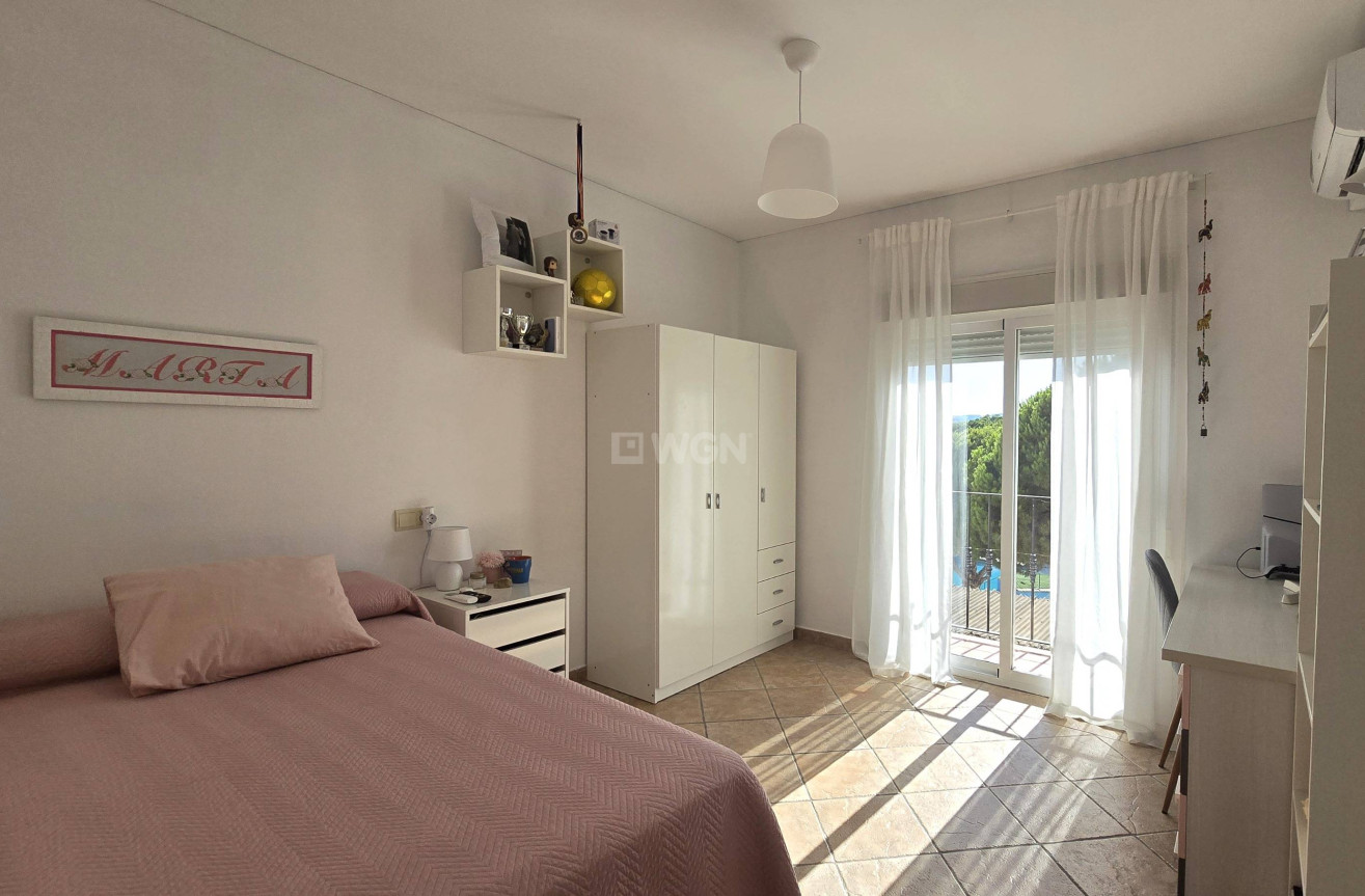 Resale - Villa - Estepona - Puerto Estepona