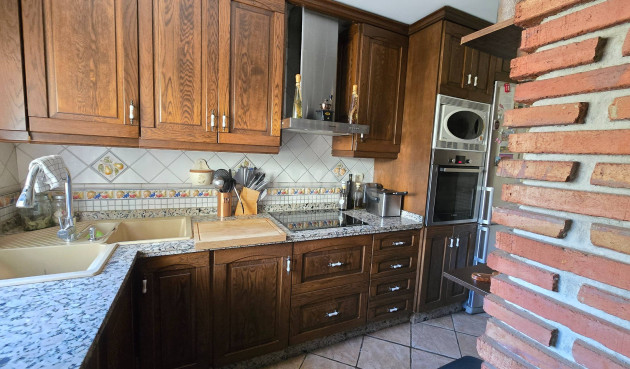 Resale - Villa - Estepona - Puerto Estepona
