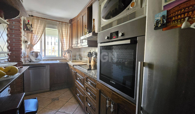 Resale - Villa - Estepona - Puerto Estepona