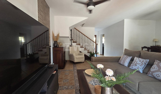 Resale - Villa - Estepona - Puerto Estepona