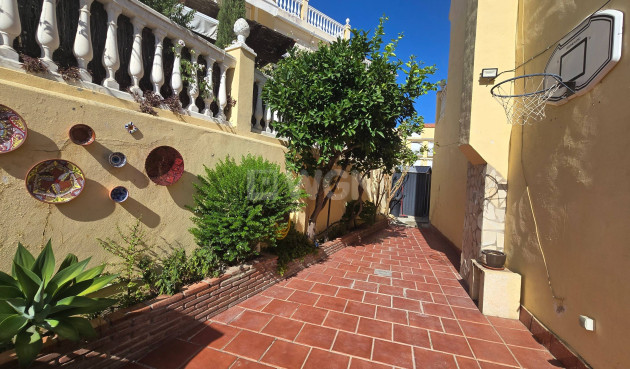 Resale - Villa - Estepona - Puerto Estepona