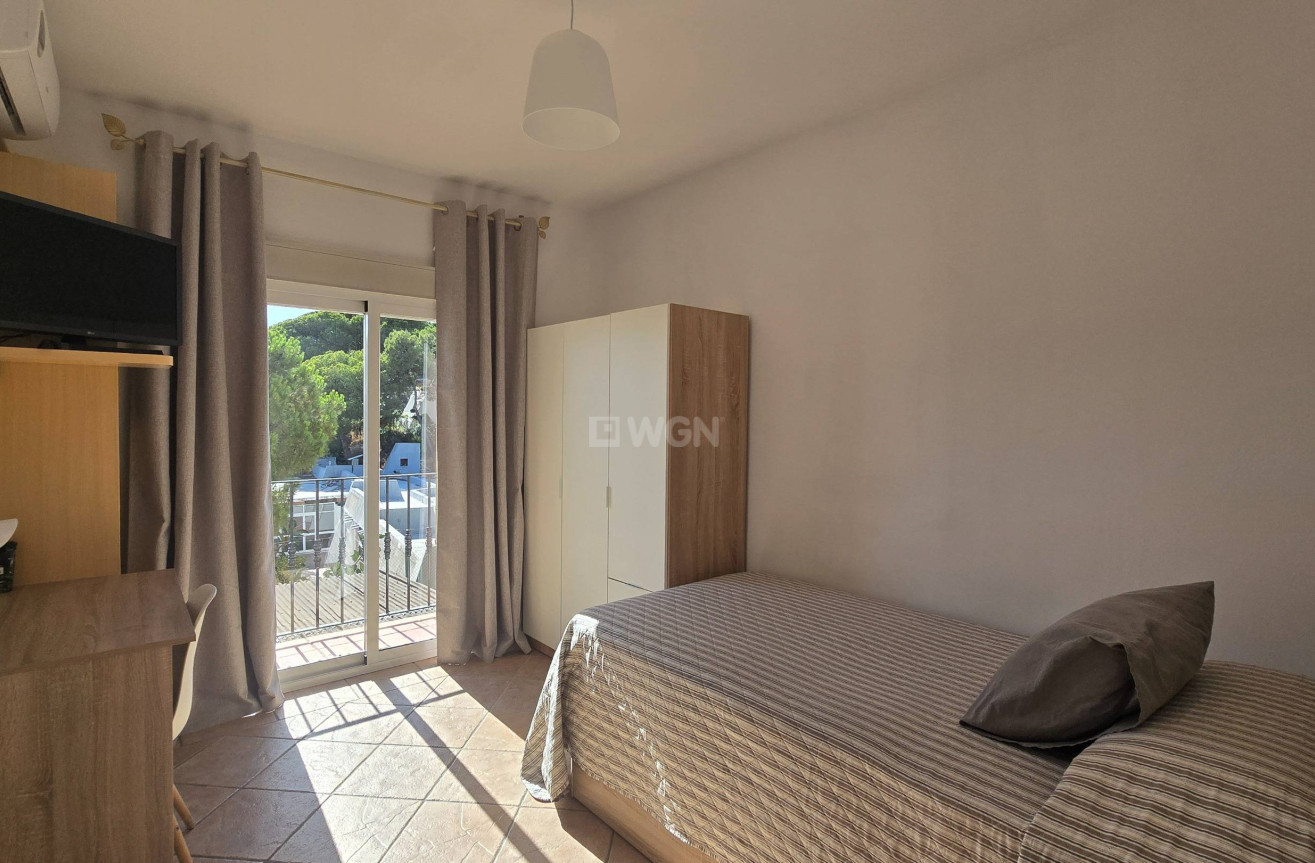 Resale - Villa - Estepona - Puerto Estepona