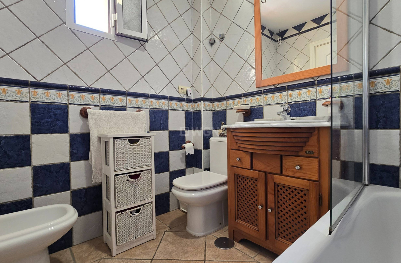 Resale - Villa - Estepona - Puerto Estepona