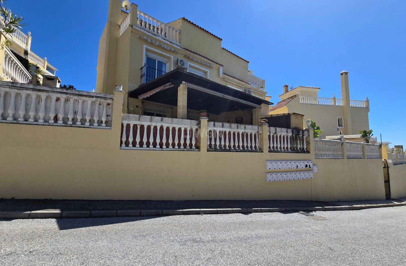 Resale - Villa - Estepona - Puerto Estepona